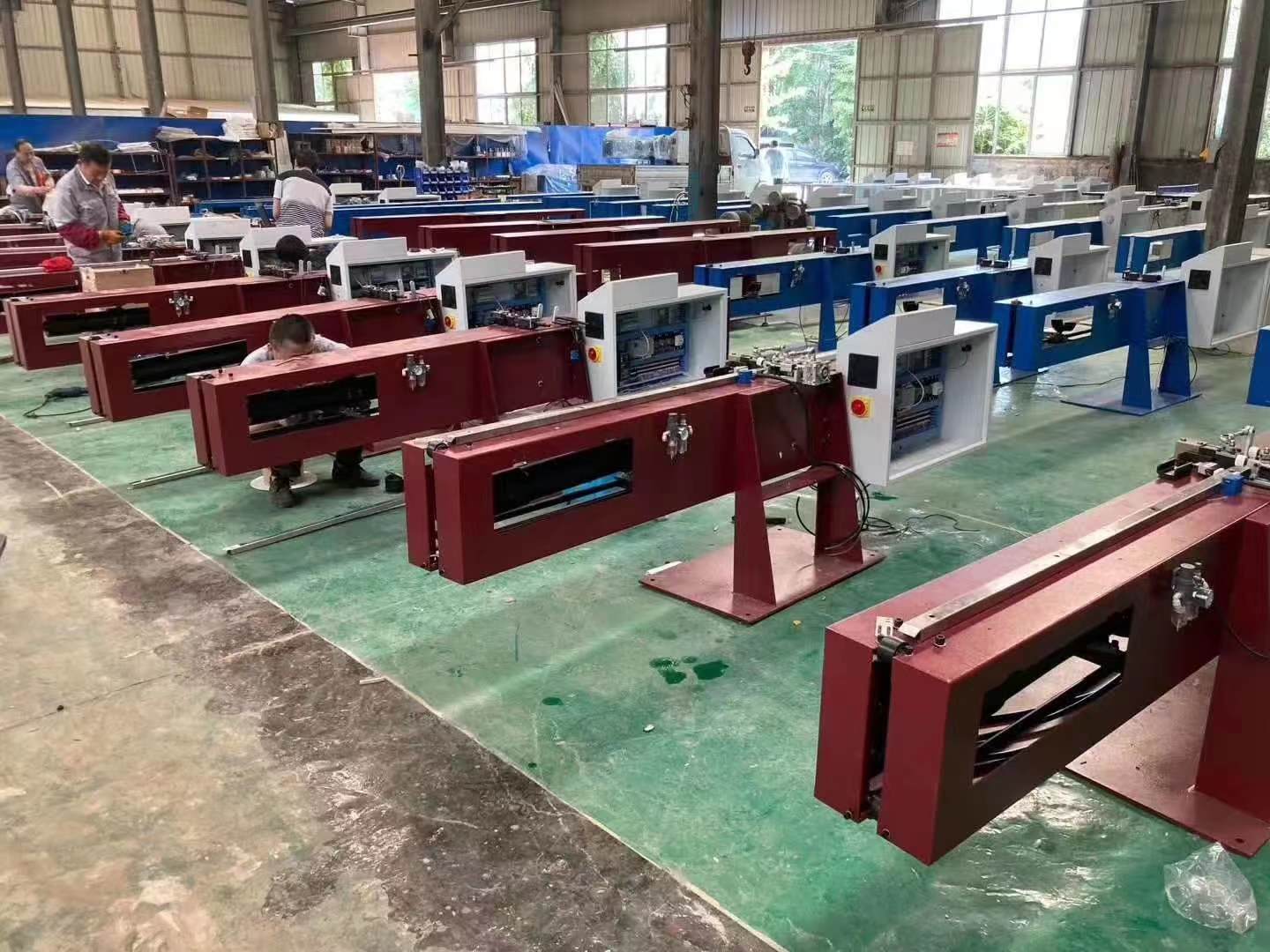  丁基膠涂布機一般應(yīng)用于各種橡膠制品